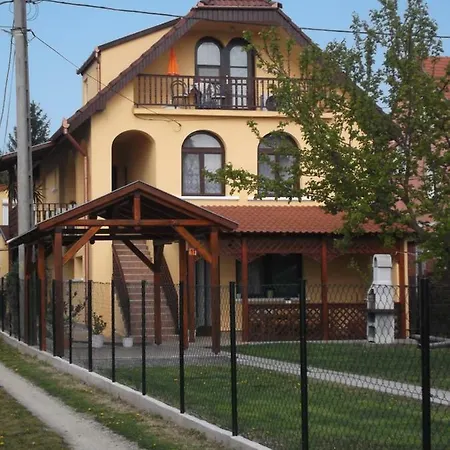 Edit Apartman Apartmán *
